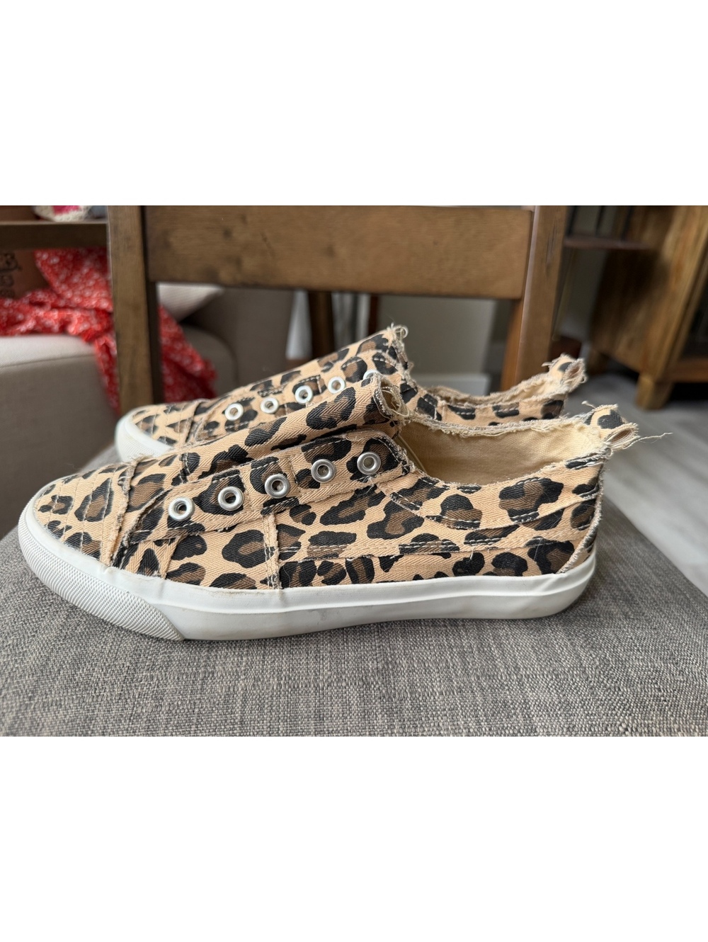 Coralys Women's Leopard Print Slip-On Sneakers Size 7
